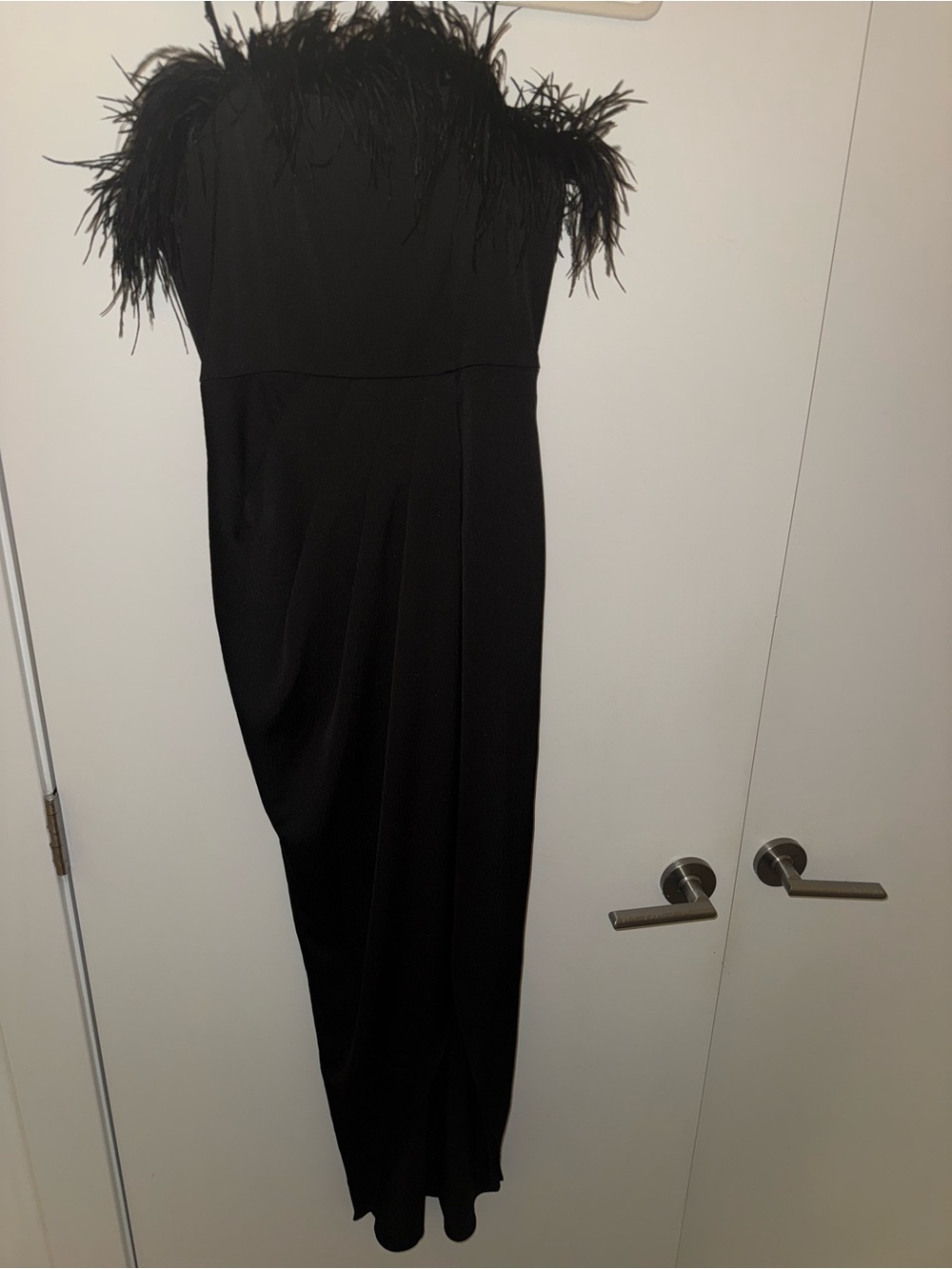 Aidan Mattox Strapless Black Gown with Ostrich Feather Trim Size 0